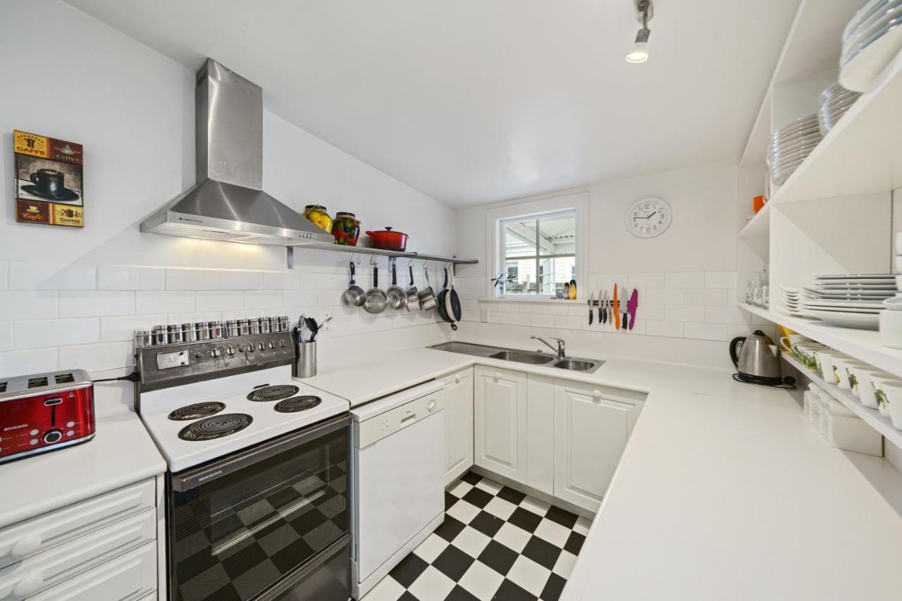 Pendreigh Cottage - Martinborough Holiday Home Eksteriør bilde