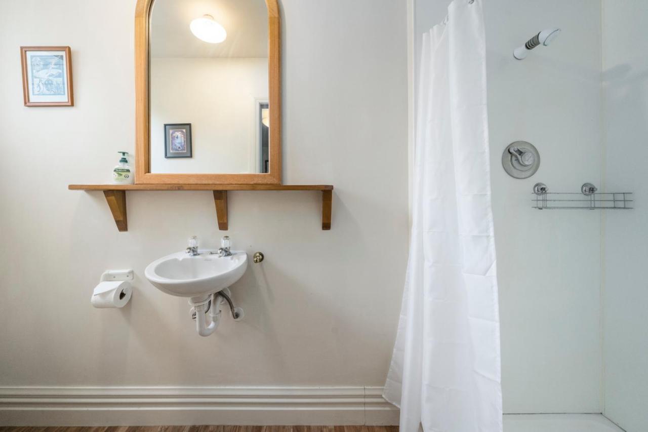 Pendreigh Cottage - Martinborough Holiday Home Eksteriør bilde
